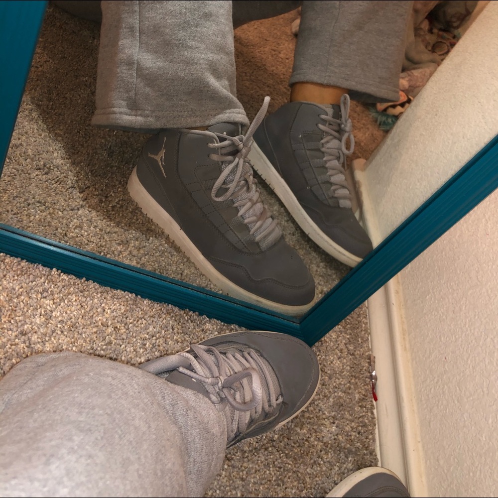 GREY JORDANS🪐